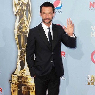 Rodrigo Santoro in 2012 NCLR ALMA Awards - Arrivals