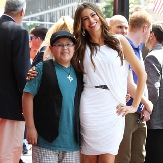 Rico Rodriguez, Sofia Vergara in Ed O'Neill Is Honoured with A Star on The Hollywood Walk of Fame