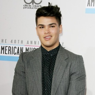 Romeo Testa in The 40th Anniversary American Music Awards - Arrivals