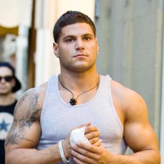 Ronnie Ortiz-Magro in Ronnie Ortiz-Magro Applies a Bandage After Punching Mike 'The Situation'
