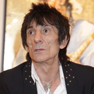 Ronnie Wood in Ronnie Wood Presents His Paintings at His Faces, Time and Places Exhibit