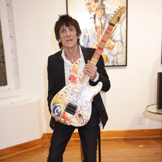 Ronnie Wood in Ronnie Wood Presents His Paintings at His Faces, Time and Places Exhibit