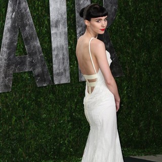 Rooney Mara in 2012 Vanity Fair Oscar Party - Arrivals