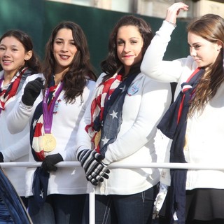 Aly Raisman in 86th Annual Macy's Thanksgiving Day Parade - ross-raisman-wieber-maroney-86th-annual-macy-s-thanksgiving-day-parade-01