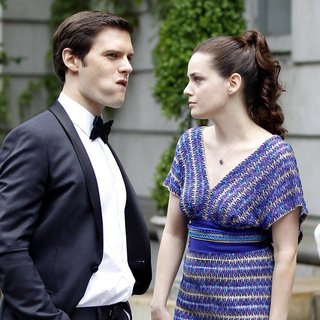Roxane Mesquida in Shooting for Gossip Girl