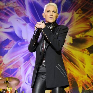 Marie Fredriksson, Roxette in Roxette Perform Live