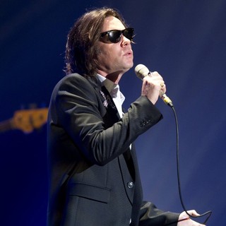 Rufus Wainwright in Rufus Wainwright Performs Live
