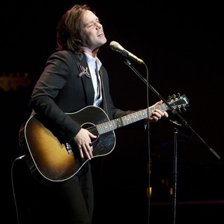 Rufus Wainwright in Rufus Wainwright Performs Live