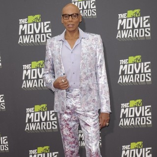 2013 MTV Movie Awards - Arrivals
