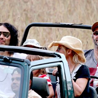 Russell Brand, Morwenna Banks, David Baddiel in Russell Brand Visits A Safari Reserve in Ranthambhore with His Wedding Guests