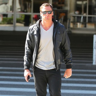 Ryan Lochte Arrives at Los Angeles International Airport - ryan-lochte-arrives-at-los-angeles-international-airport-04