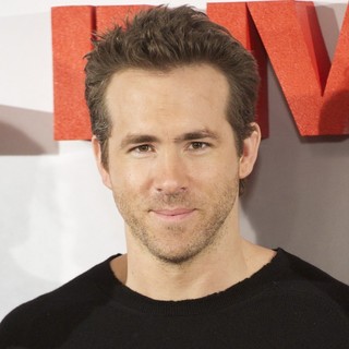 Ryan Reynolds in The Photocall of Film Safe House