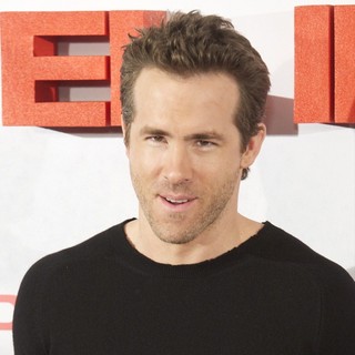Ryan Reynolds in The Photocall of Film Safe House