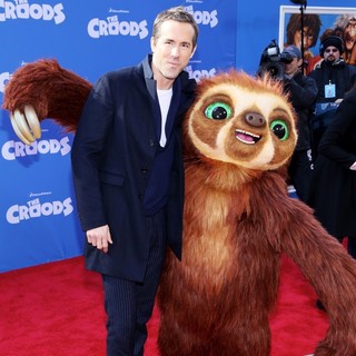 Ryan Reynolds in The Croods Premiere - Arrivals - ryan-reynolds-premiere-the-croods-07