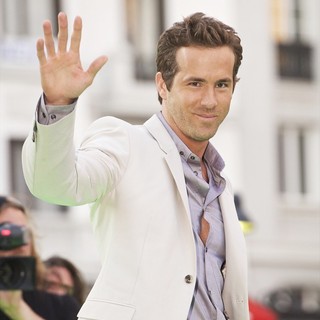 Ryan Reynolds in Premiere of Green Lantern - Arrivals