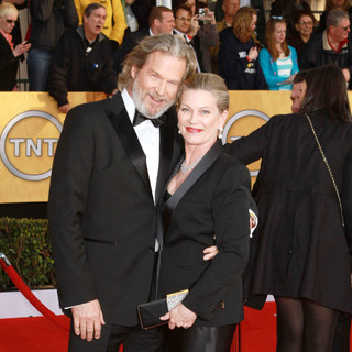 Jeff Bridges, Susan Geston in The 17th Annual Screen Actors Guild Awards (SAG Awards 2011) - Arrivals