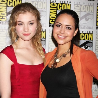 Skyler Samuels, Alyssa Diaz in 2011 Comic Con Convention - Day 2 - The Nine Lives of Chloe King - Press Conference