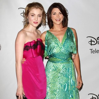 Skyler Samuels, Amy Pietz in 2011 Disney ABC Television Group Host Summer Press Tour