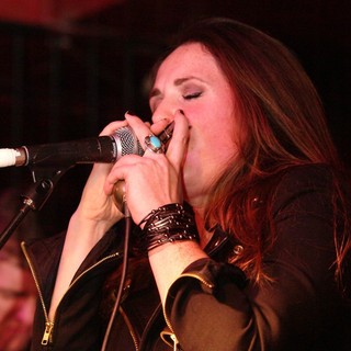 Sandi Thom Performing Live in Concert as Part of Her UK Tour - sandi-thom-performing-live-in-concert-11