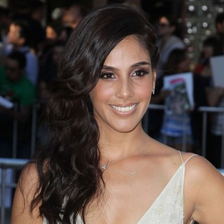 Sandra Echeverria in The Premiere of Savages