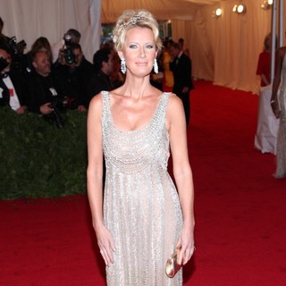 Sandra Lee in Schiaparelli and Prada Impossible Conversations Costume Institute Gala