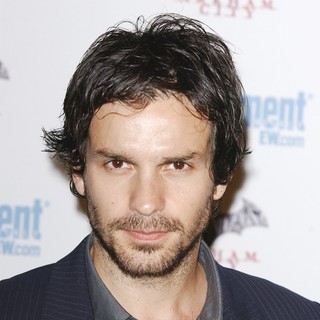 Santiago Cabrera