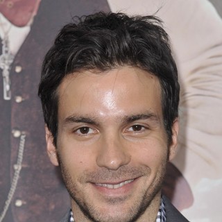 Santiago Cabrera