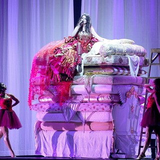 Sarah Brightman in Sarah Brightman Performing Live