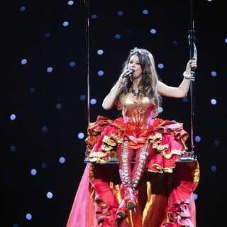 Sarah Brightman in Sarah Brightman Performing Live