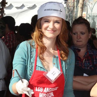 Sarah Drew in The Los Angeles Mission's Thanksgiving for Skid Row Homeless