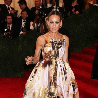 Sarah Jessica Parker in PUNK: Chaos to Couture Costume Institute Gala - sarah-jessica-parker-chaos-to-couture-costume-institute-gala-04