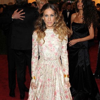 Sarah Jessica Parker in Schiaparelli and Prada Impossible Conversations Costume Institute Gala