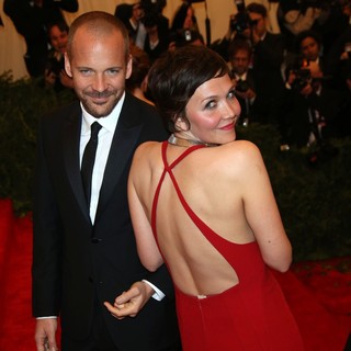 Peter Sarsgaard, Maggie Gyllenhaal in PUNK: Chaos to Couture Costume Institute Gala