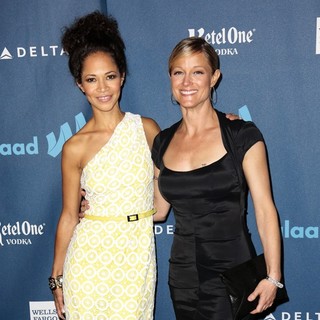 Teri Polo in 24th Annual GLAAD Media Awards - Arrivals - saum-polo-24th-annual-glaad-media-awards-01