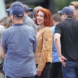 Scarlett Johansson in Actors on The Set of The Avengers Shooting on Location in Manhattan