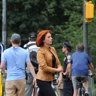 Scarlett Johansson in Actors on The Set of The Avengers Shooting on Location in Manhattan