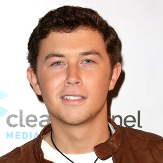 Scotty McCreery in MagicSnow 10th Annual Hollywood Christmas Celebration - scotty-mccreery-10th-annual-hollywood-christmas-celebration-01