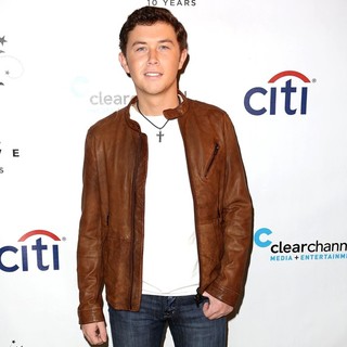 Scotty McCreery in MagicSnow 10th Annual Hollywood Christmas Celebration - scotty-mccreery-10th-annual-hollywood-christmas-celebration-03