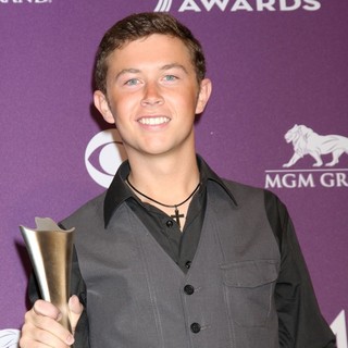 Scotty McCreery in 2012 ACM Awards - Press Room