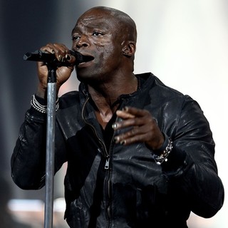 Seal in Seal Performing