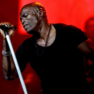 Seal in Seal Performing