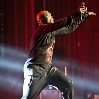 Seal in Seal Performing Live