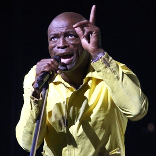 Seal in Seal Performs Live