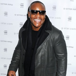 Sean Garrett in Mercedez-Benz IMG New York Fashion Week Fall 2010 - G-Star Raw - Backstage Arrivals - sean-garrett-mercedez-benz-img-new-york-fashion-week-fall-2010-02