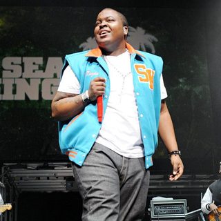 Sean Kingston Performs Live
