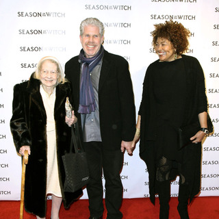 Ron Perlman, Opal Perlman in The 'Season of the Witch' Premiere