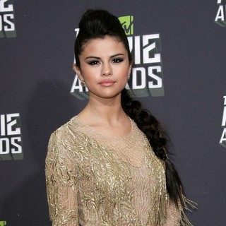 2013 MTV Movie Awards - Arrivals