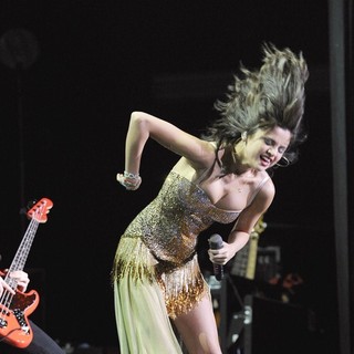 Selena Gomez in Selena Gomez Performs Live at The Molson Canadian Amphitheatre