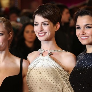 Amanda Seyfried, Anne Hathaway, Samantha Barks in Les Miserables World Premiere - Arrivals
