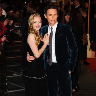 Amanda Seyfried, Eddie Redmayne in Les Miserables World Premiere - Arrivals